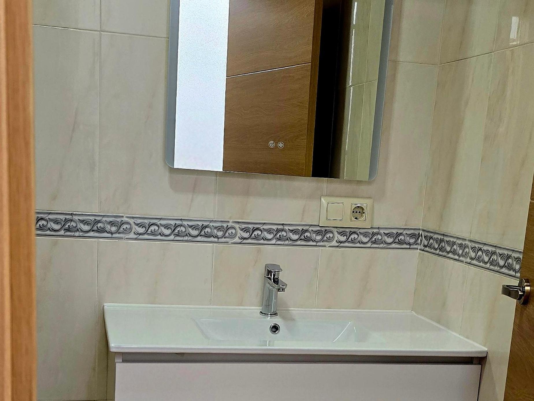 Apartamentos,Puerta De Bisagra-Parking Gratis Tolède Extérieur photo